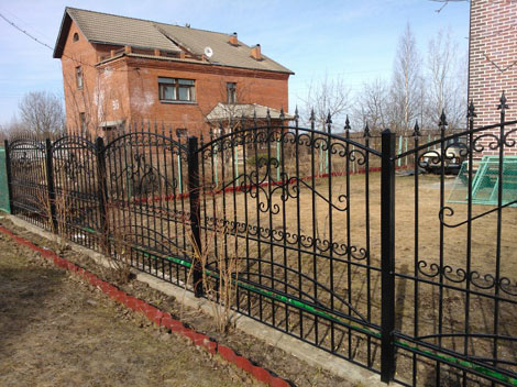 Забор с коваными элементами в г. Пушкин